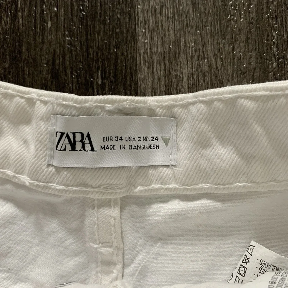Zara Women's Denim Shorts Size 2 High Rise Cut Off Raw Hem White‎ Destroyed